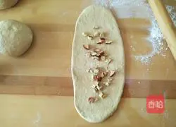 Illustration of how to make healthy brown sugar soft European buns 8