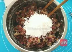 Illustration of how to make Yunnan ham mooncakes 6