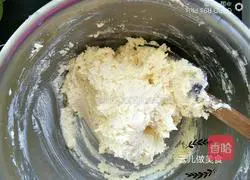 Illustration of how to make egg white coconut cookies 8