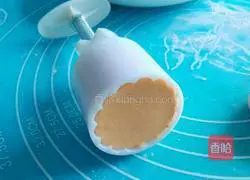 Illustration of how to make steamed moon cakes 13