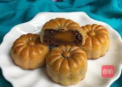 Illustration of how to make bean paste and egg yolk mooncakes 14