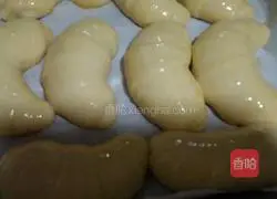 Illustration of how to make butter roll bread 13