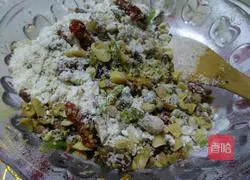 Illustration of how to make five-nut mooncake filling 5