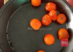 Lotus Paste Egg Yolk Mooncake Practice illustration 3