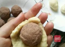 Illustration of how to make red bean paste mooncakes 7