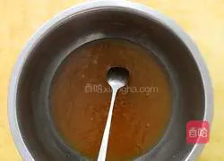 Lotus paste and egg yolk Illustration of how to make moon cakes 1