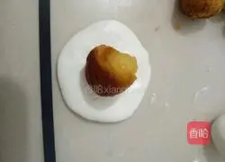 Illustration of how to make glutinous rice balls stuffed with moon cakes 4