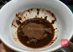 Illustration of how to make two-color bean paste toast 3