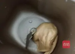 Illustration of how to make Cantonese-style mooncakes with bean paste 5