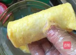 Illustration of how to make toast rolls 6