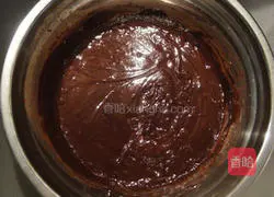 Illustration of how to make black truffle chocolate 7