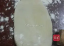 Illustration of how to make Su-style egg yolk lotus mooncake 5