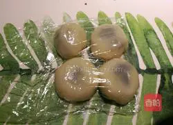 Illustration of how to make bean paste mochi and dragon fruit bread 10