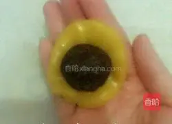 Illustration of how to make Cantonese mooncakes 3