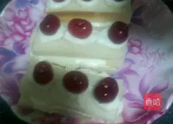 Illustration of how to make cherry cream toast 8