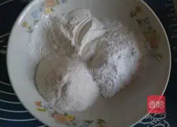 Illustration of how to make snowskin mooncakes (custard, soybean paste and five kernels) 2