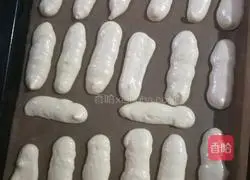 Illustration of making finger biscuits 10