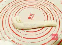 Illustration of how to make Xiangxiang cake 9