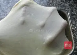 Illustration of how to make rose bread 3