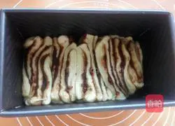 Illustration of how to make bean paste and cranberry toast 9