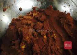 Illustration of how to make vegetable five-nut mooncakes 5