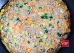 Illustration of how to make Chinese pizza (pasted pancake) 5