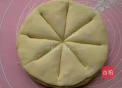 Illustration of how to make hand-shredded flower loaf 8