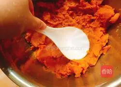 Illustration of how to make love mooncakes 3