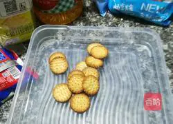 Illustration of how to make beef sandwich biscuits 6