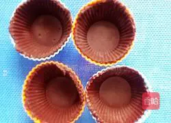 Illustration of how to make ice cream mooncakes 4