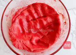 Illustration of how to make small red flower mini mooncakes 6