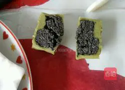 Illustration of how to make osmanthus-scented mooncakes 8