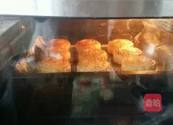 Illustration of how to make Northeastern old-fashioned mooncakes 5