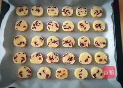 Illustration of how to make cranberry cookies 12
