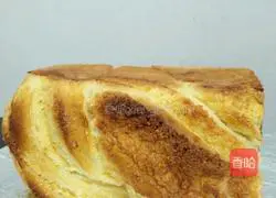 Illustration of how to make braided coconut toast 11