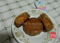 Illustration of how to make lotus paste and egg yolk mooncakes 21