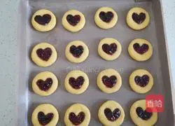 Blueberry Jam Illustration of how to make love cookies 8