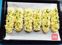 Illustration of how to make chive and cheese bread sticks 12
