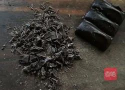 Illustration of how to make walnut chocolate cookies 1