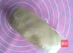 How to make mooncakes with five kernel fillings Illustration 7