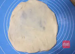 Illustration of how to make five-flower roll toast 11