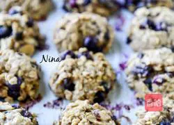 Blueberry Black Chocolate Oatmeal Cookies Recipe Illustration 4