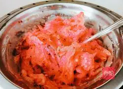 Illustration of how to make dragon fruit snow-skin mooncakes 10