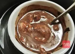 Illustration of how to make wine-filled chocolate 2