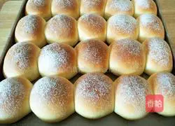 Illustration of how to make light cream snack buns 16