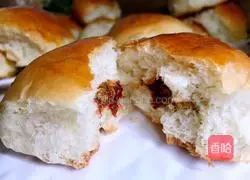 Illustration of how to make meat floss buns with bayberry sauce 19