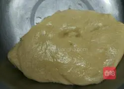 Illustration of how to make lotus paste and egg yolk mooncakes 4