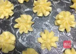 Illustration of how to make coconut milk protein cookies 6