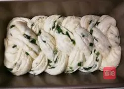 Illustration of how to make braided onion bread 6