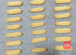 Illustration of how to make finger biscuits 12
